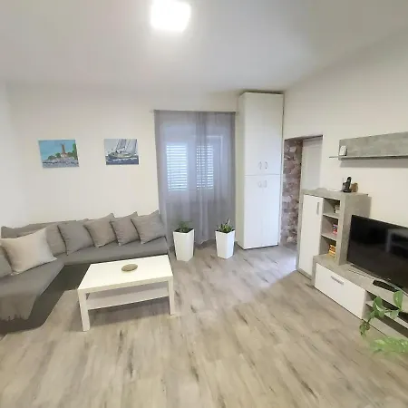 Marko Apartment *